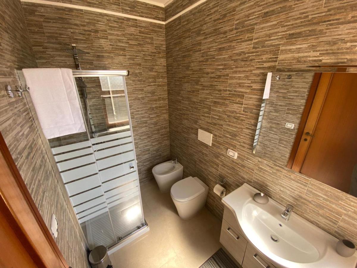 Larazzo Bed & Breakfast *